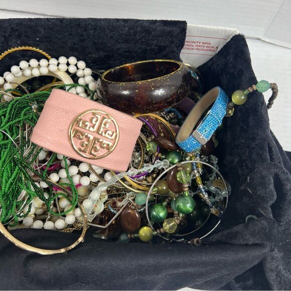 5 pounds of craft jewelry bundle vintage to current for repurpose - Picture 3 of 12